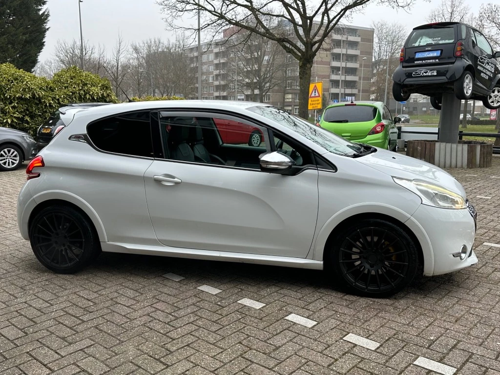 Hoofdafbeelding Peugeot 208