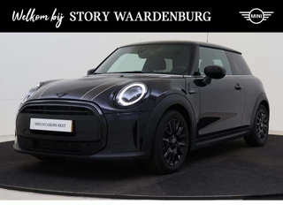 MINI Cooper Hatchback Classic Automaat / Sportstoelen / Comfort Access / Achteruitrijcamera / LED / Stoelverwarming / Cruise Control