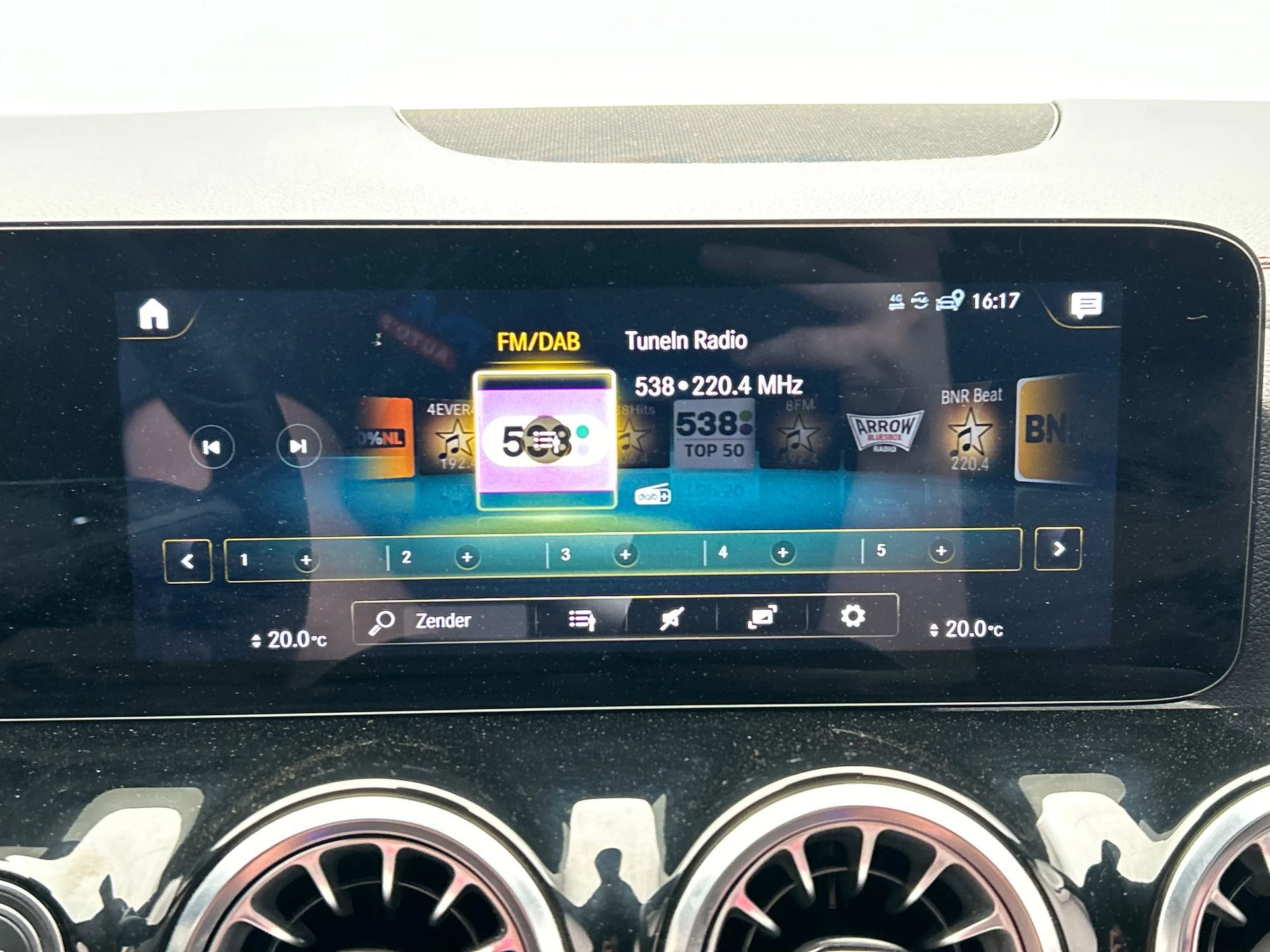 Hoofdafbeelding Mercedes-Benz EQA