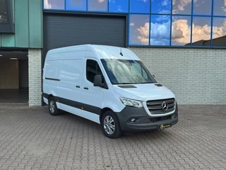 Hoofdafbeelding Mercedes-Benz Sprinter Mercedes-Benz Sprinter 319 CDI L2H2 BPM vrij 360° ALARM KL3 DISTRONIC MBUX10 LED 9G-TRONIC PDC 3.5T AHW COMPLEET