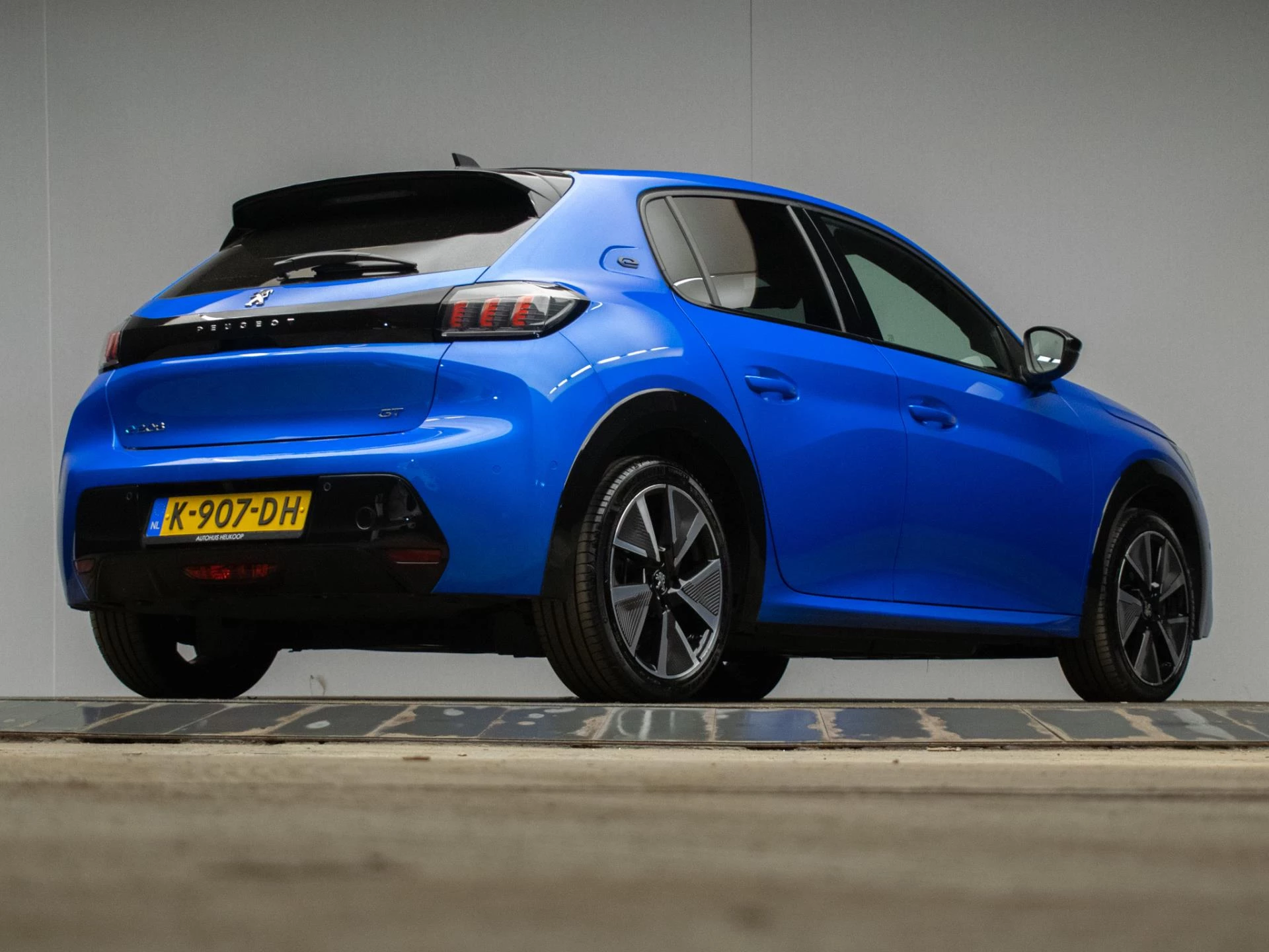 Hoofdafbeelding Peugeot e-208