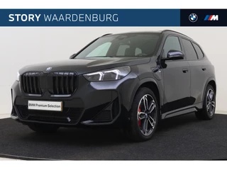 BMW X1 xDrive30e M Sport Automaat / Panoramadak / Sportstoelen / Adaptieve LED / M Adaptief onderstel / Memory Seats / Comfort Access / Stuurverwarming