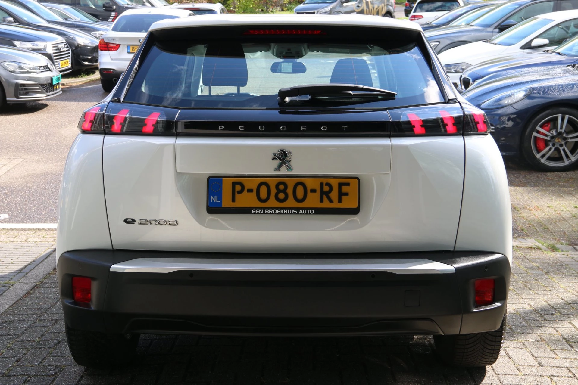 Hoofdafbeelding Peugeot e-2008