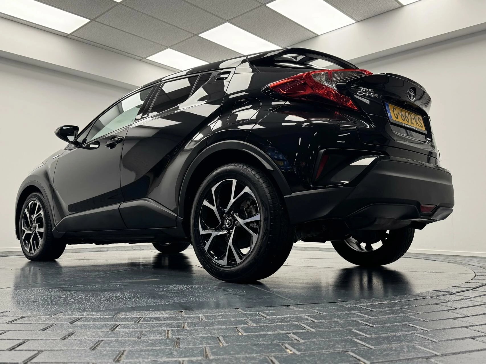 Hoofdafbeelding Toyota C-HR