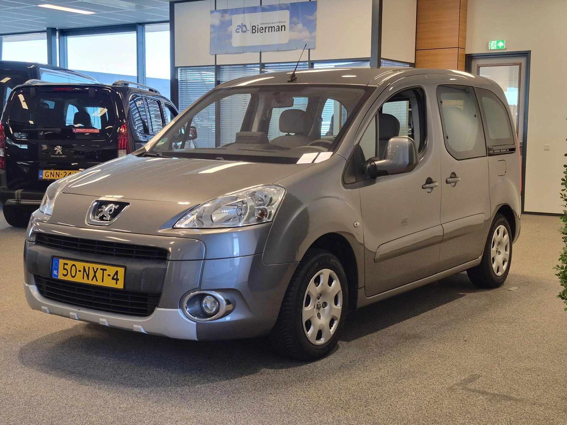 Hoofdafbeelding Peugeot Partner