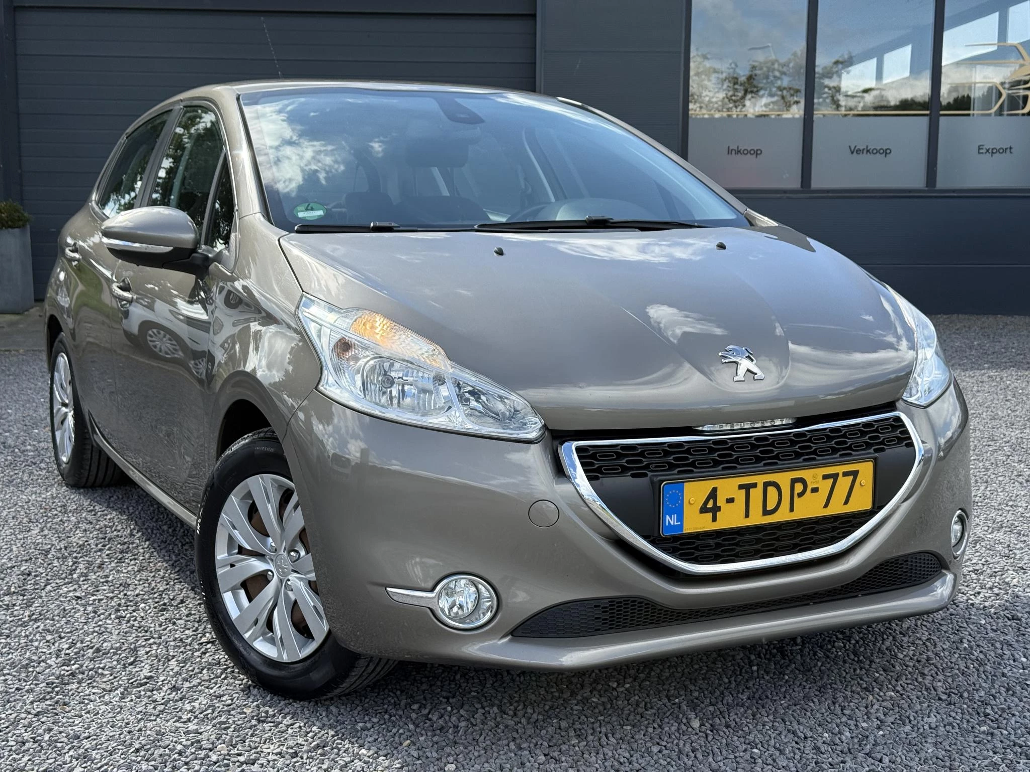 Hoofdafbeelding Peugeot 208