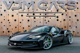 Hoofdafbeelding Ferrari 296 Ferrari 296 GTS 3.0 V6 N-LARGO | 1 OF 15 | Full Carbon | Novitec Widebody | ADAS | Lift | CarPlay |