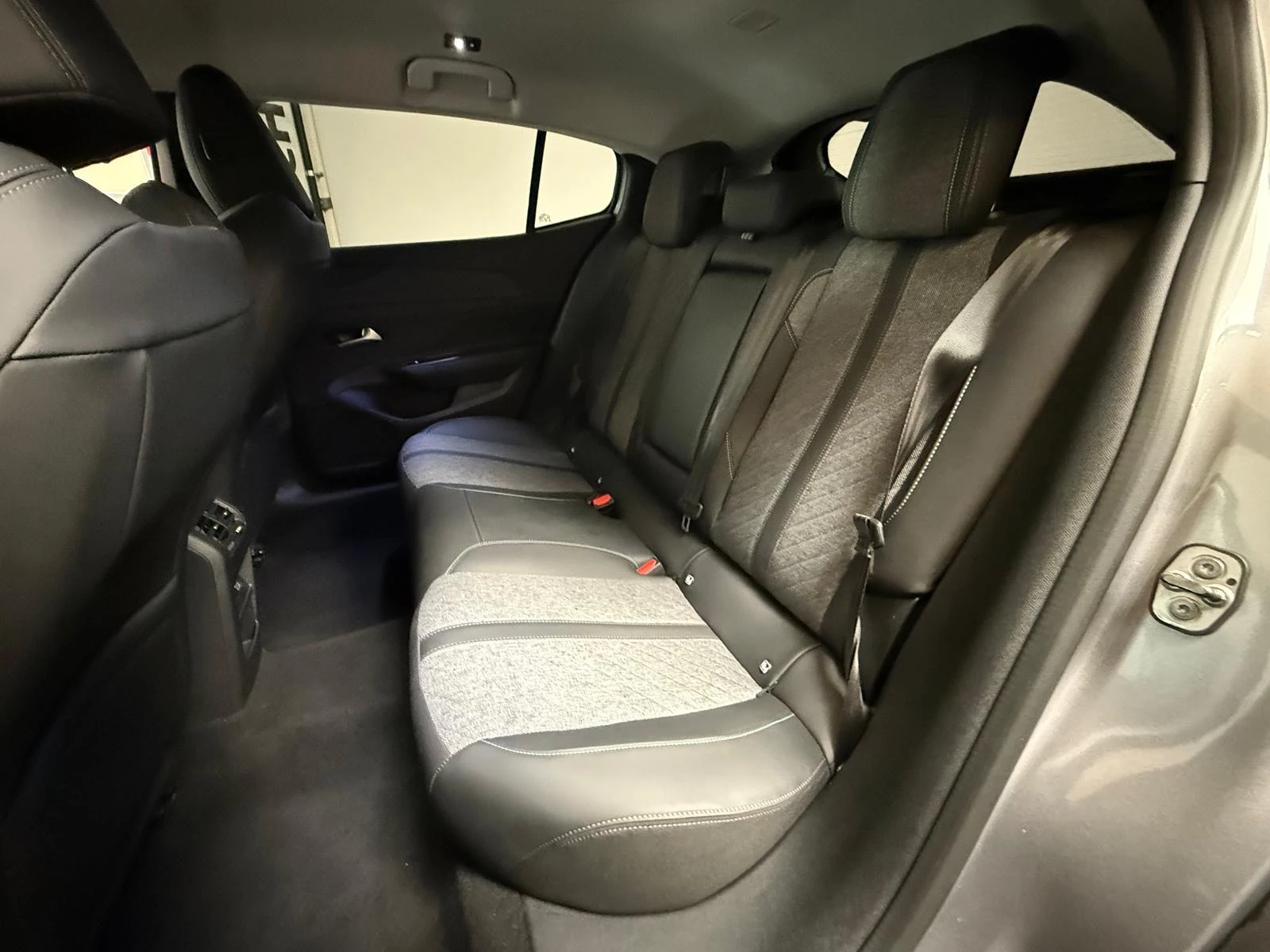 Hoofdafbeelding Peugeot 408