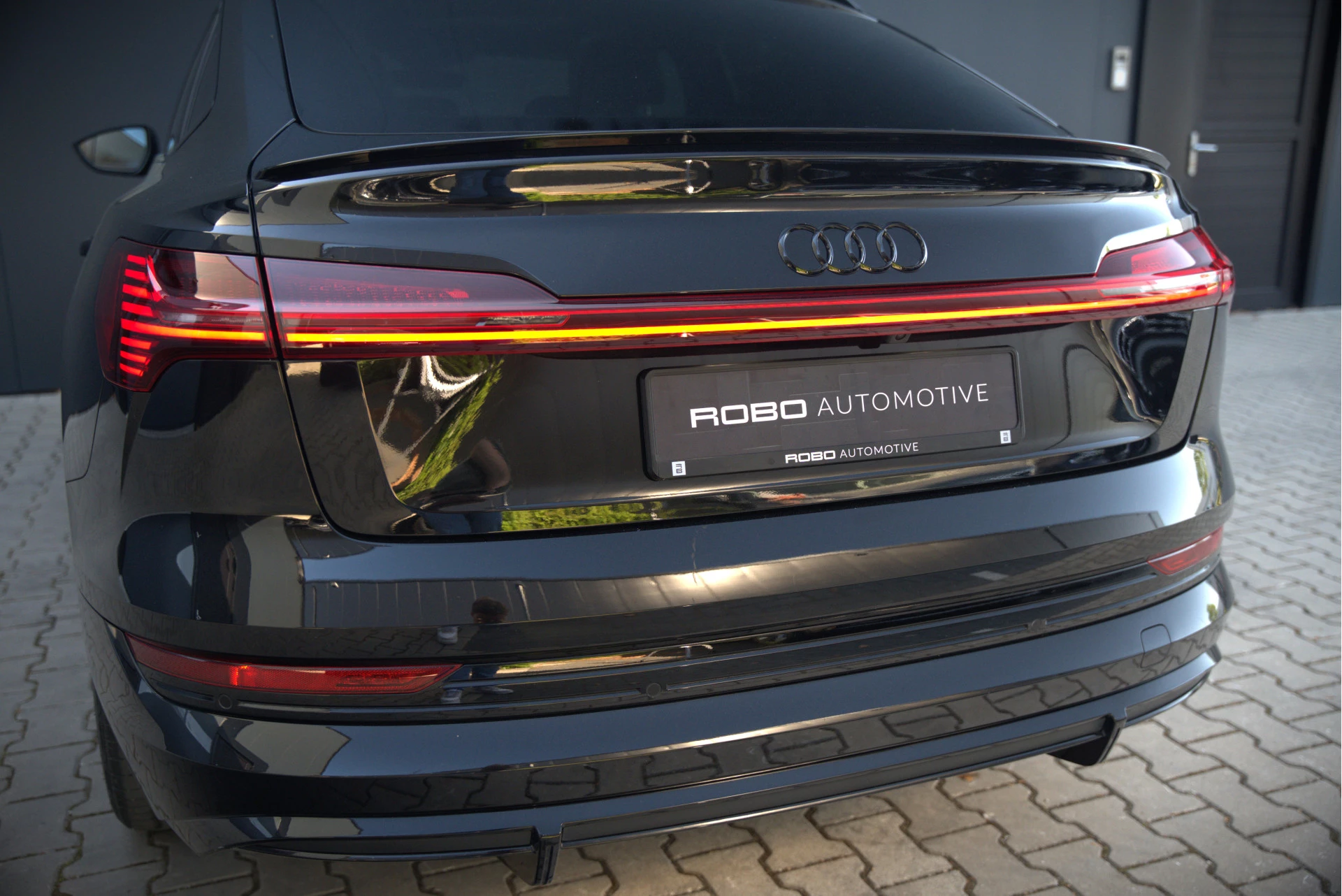 Hoofdafbeelding Audi e-tron