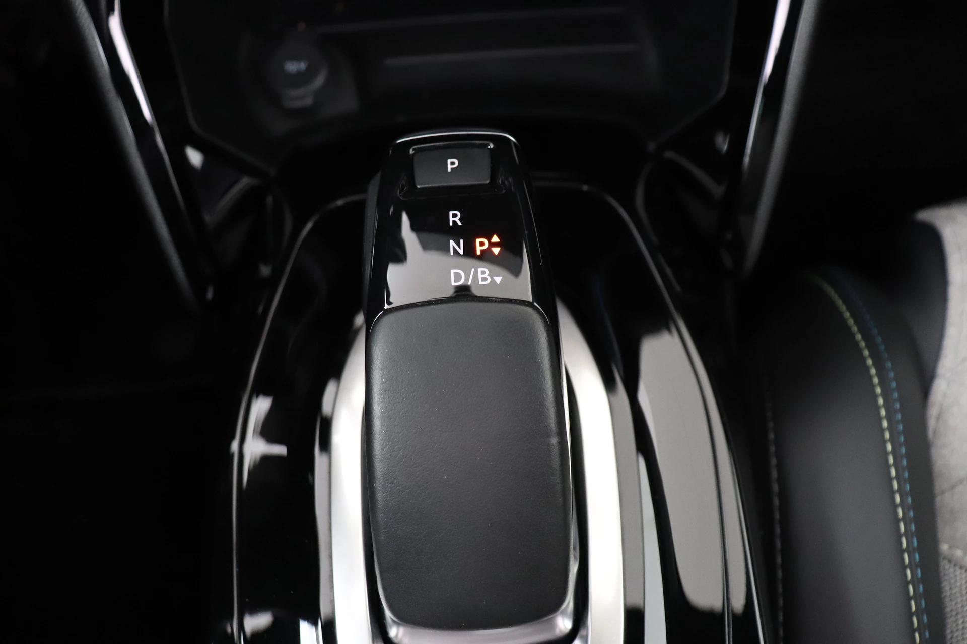 Hoofdafbeelding Peugeot e-2008