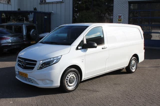 Hoofdafbeelding Mercedes-Benz Vito Mercedes-Benz Vito 114 CDI Lang 2500 kg trekhaak, LED koplampen, Bumpers in kleur, Etc.