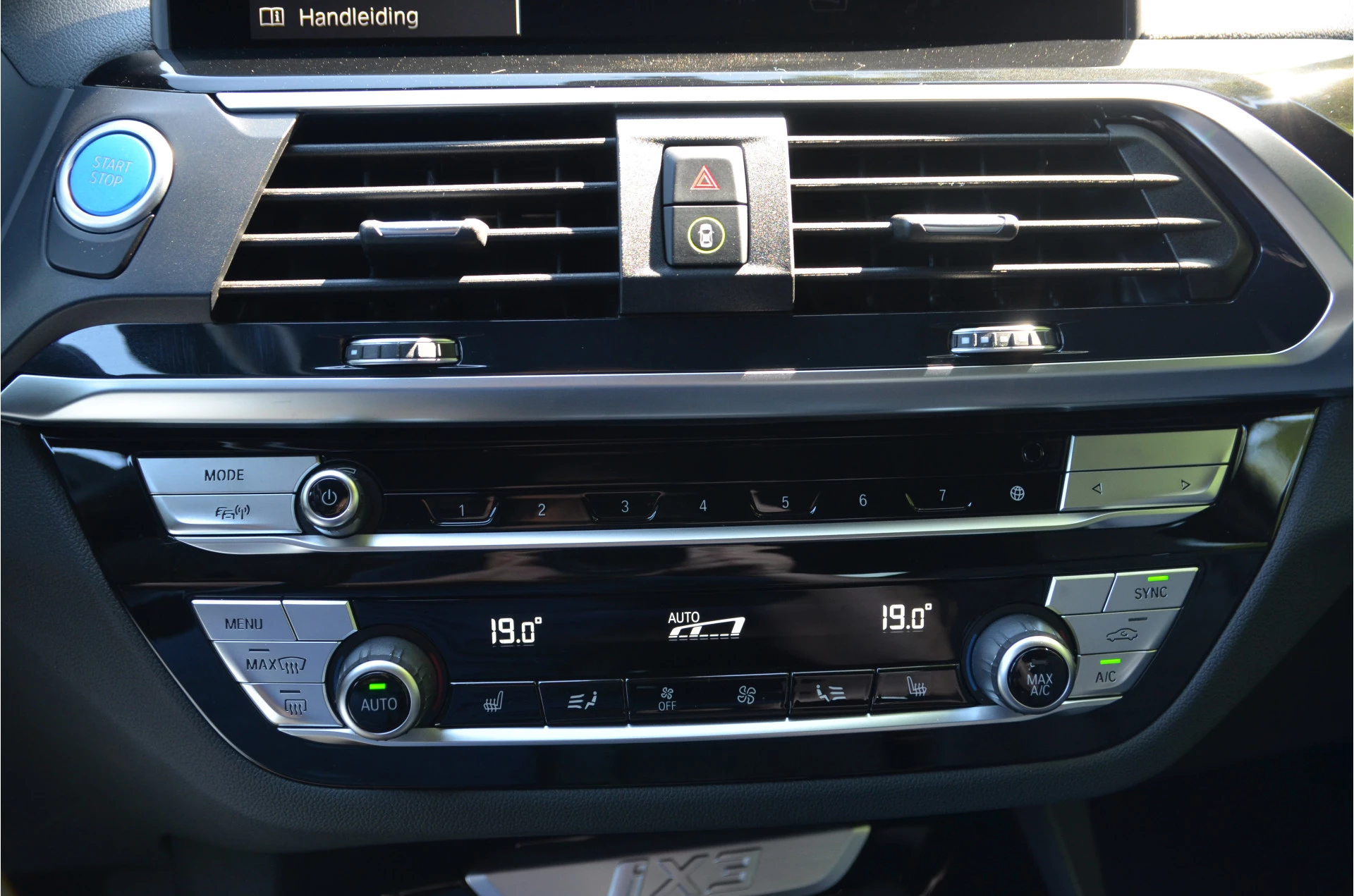 Hoofdafbeelding BMW iX3