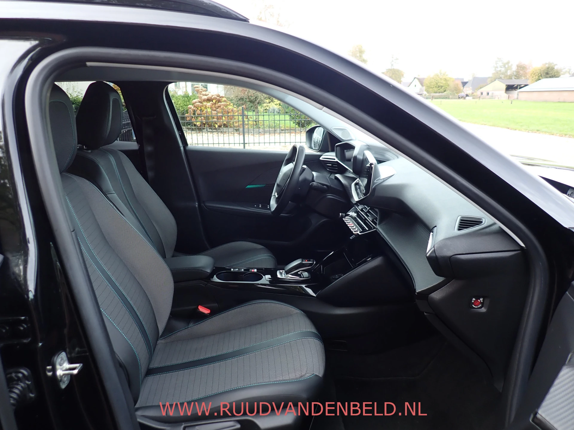 Hoofdafbeelding Peugeot e-2008