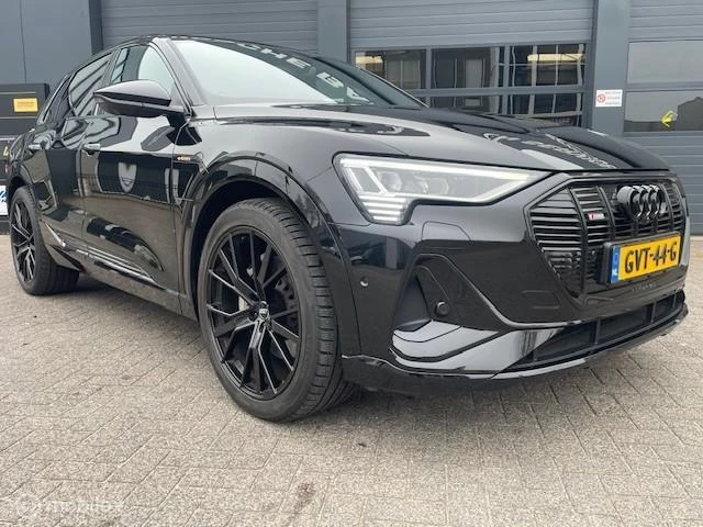 Hoofdafbeelding Audi e-tron