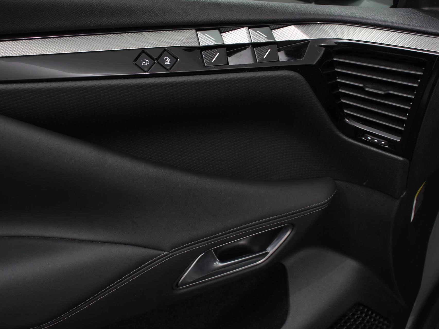 Hoofdafbeelding DS DS 4