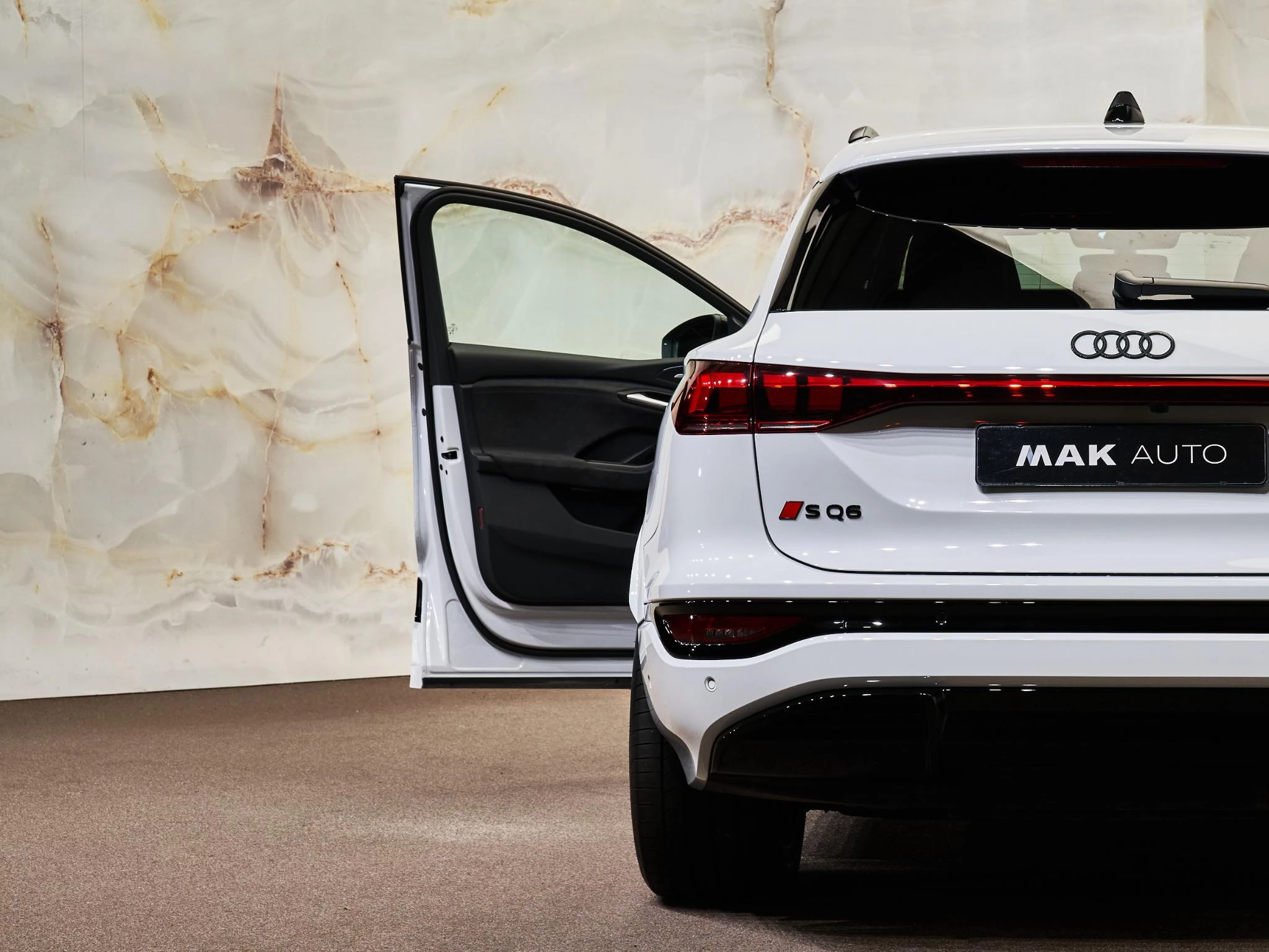 Hoofdafbeelding Audi SQ6