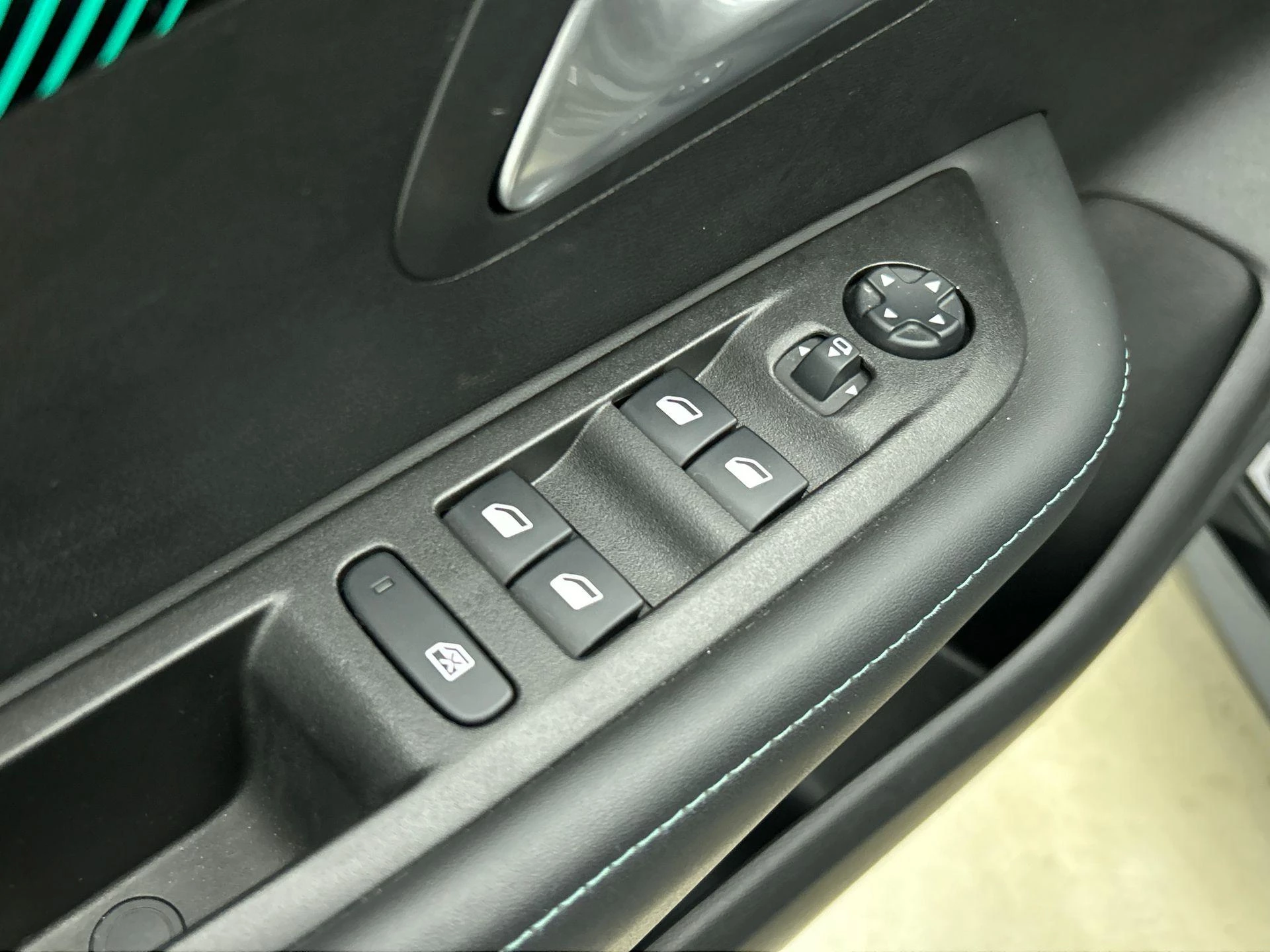 Hoofdafbeelding Peugeot e-208