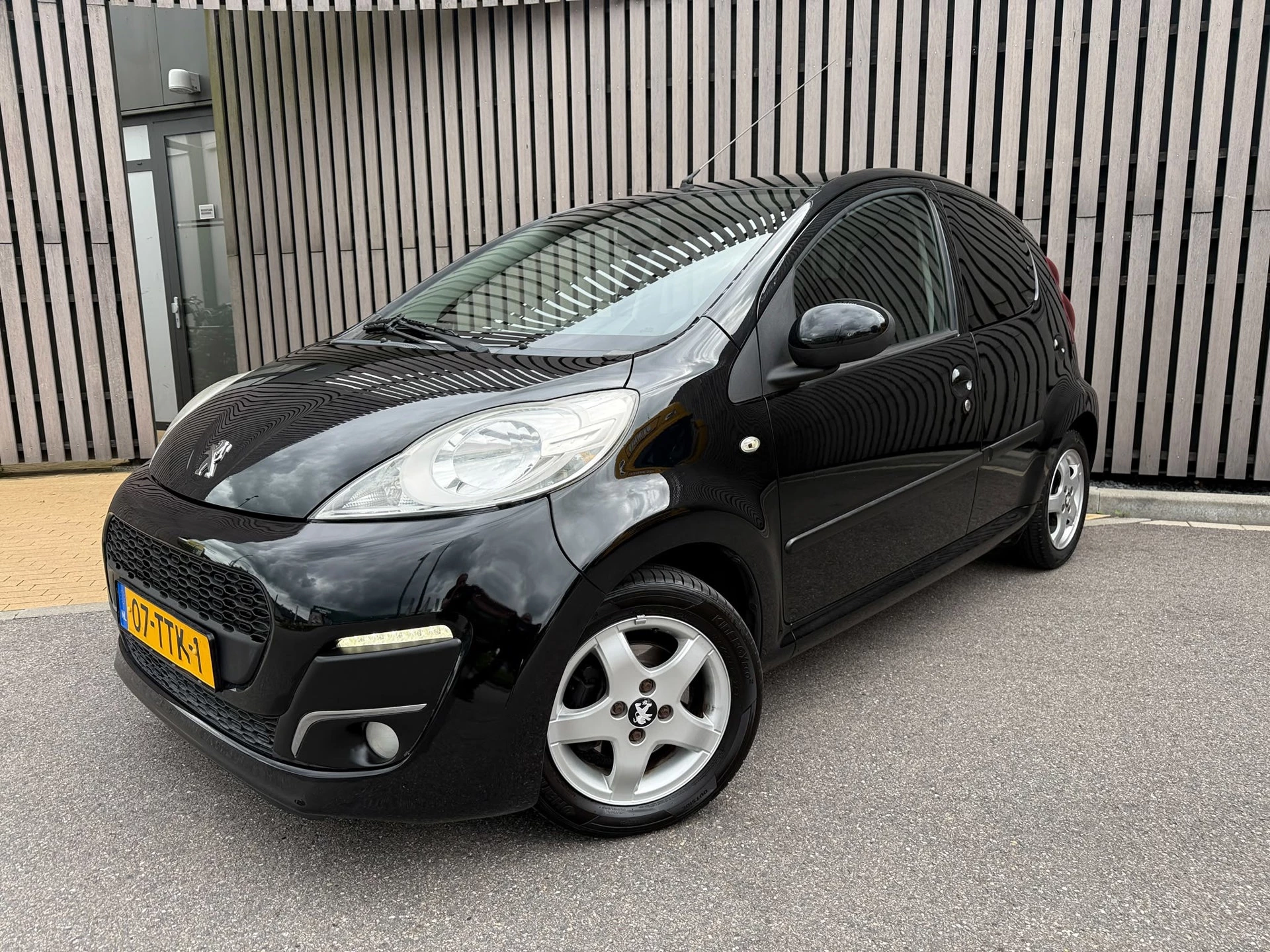 Hoofdafbeelding Peugeot 107