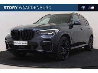 BMW X5 xDrive45e High Executive M Sport Automaat / Panoramadak / Trekhaak / M Multifunctionele Stoelen / Head-Up / Parking Assistant Plus / Adaptieve LED / Adaptief onderstel