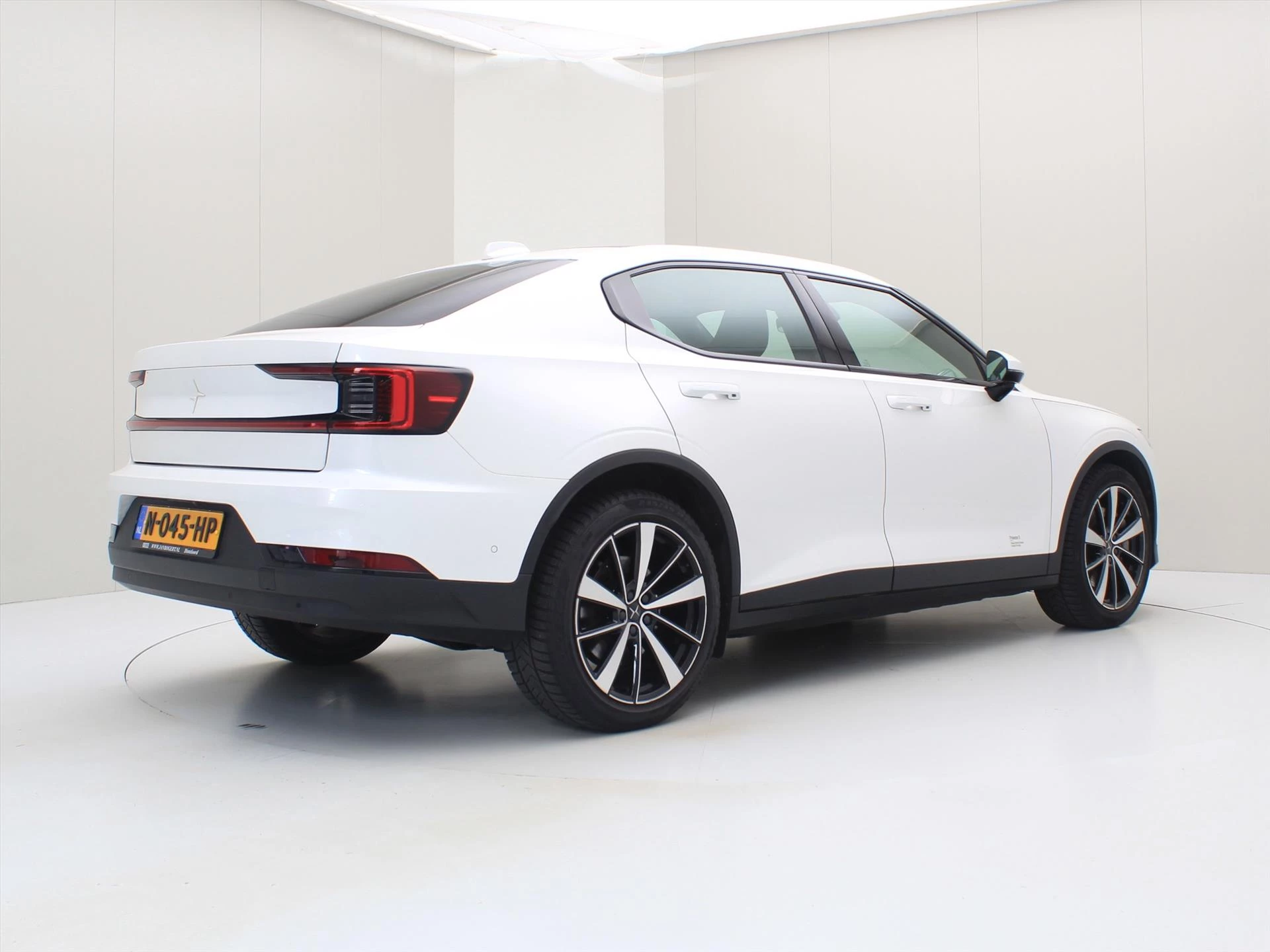 Hoofdafbeelding Polestar 2