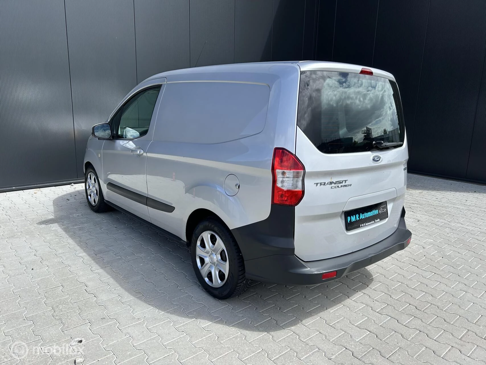 Hoofdafbeelding Ford Transit Courier