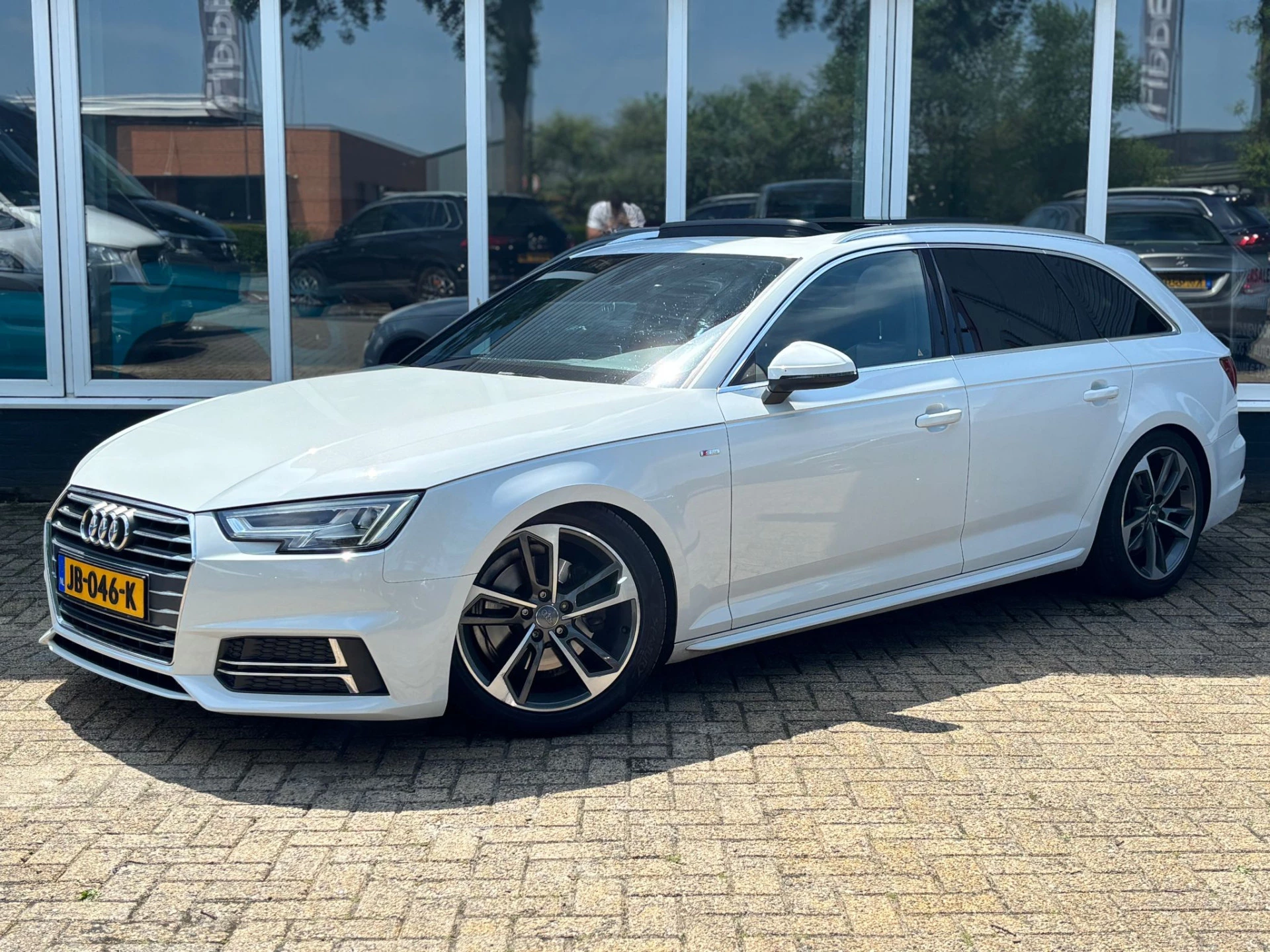 Hoofdafbeelding Audi A4
