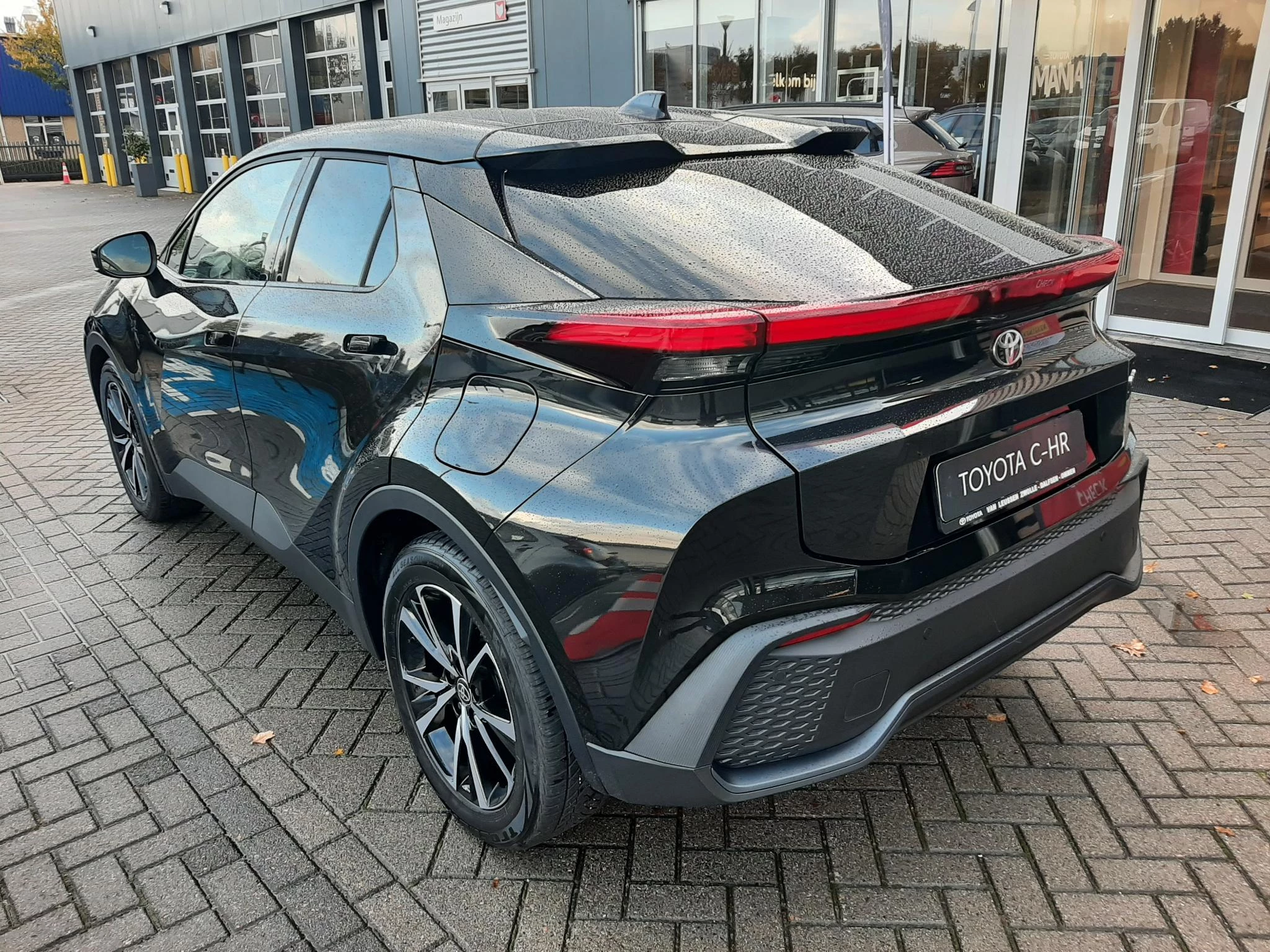 Hoofdafbeelding Toyota C-HR