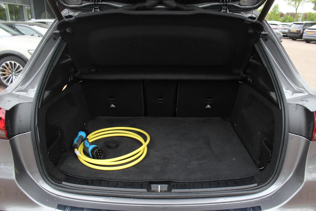 Hoofdafbeelding Mercedes-Benz EQA