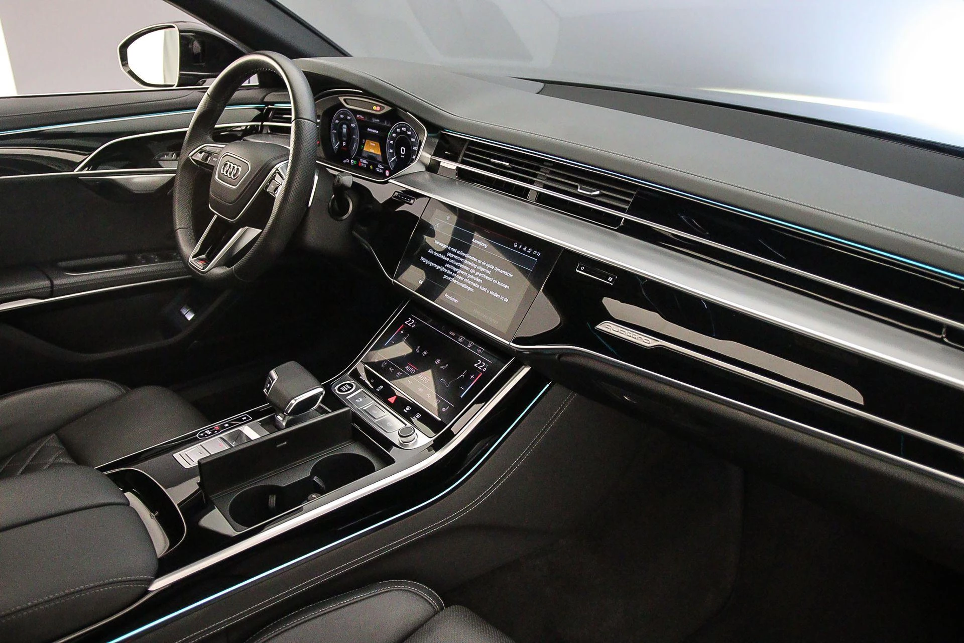 Hoofdafbeelding Audi A8