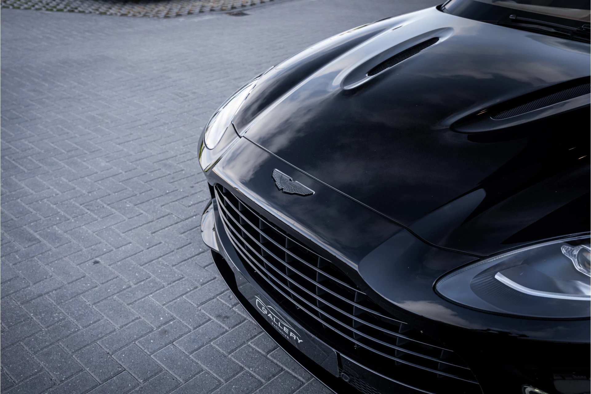 Hoofdafbeelding Aston Martin DBX