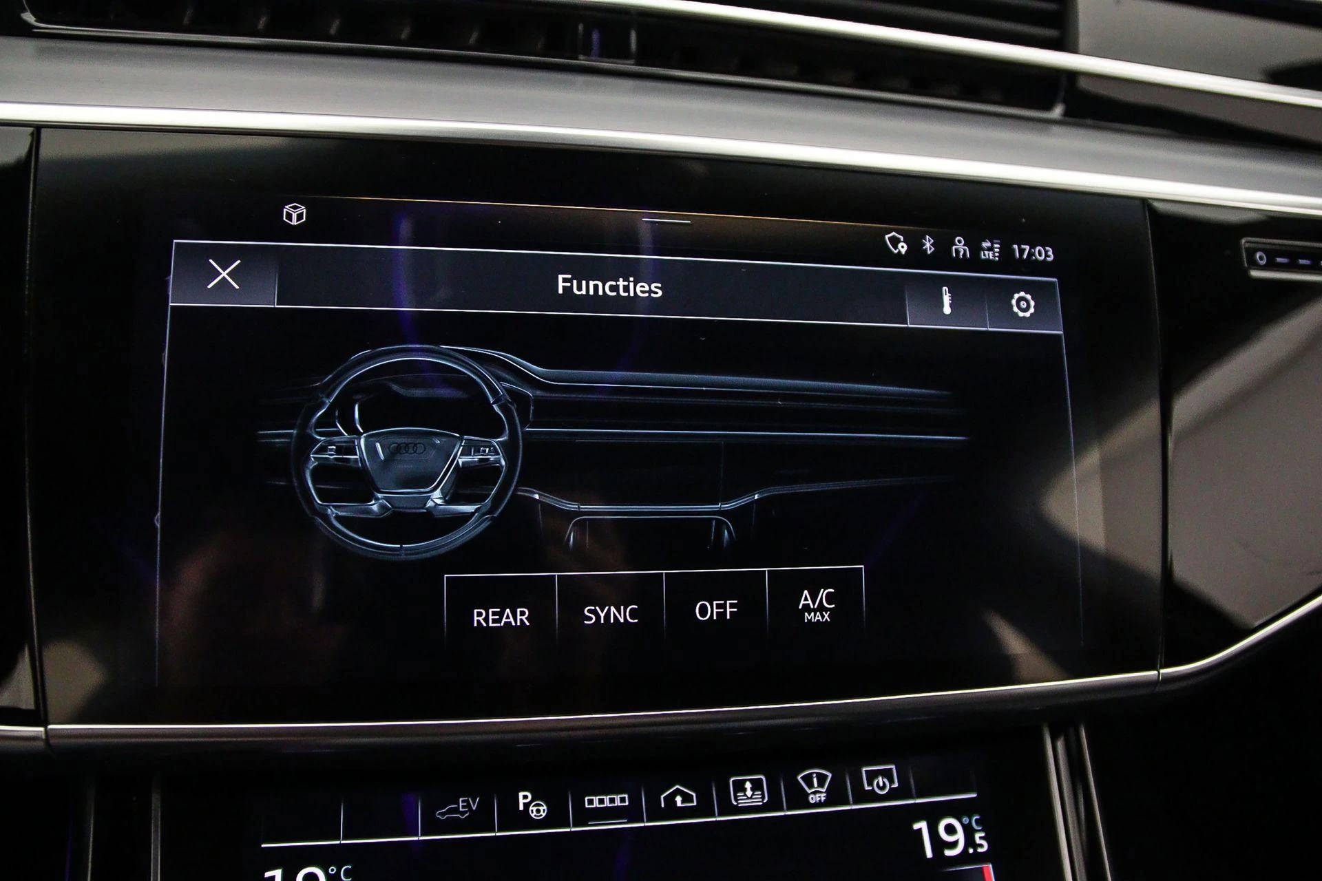 Hoofdafbeelding Audi A8