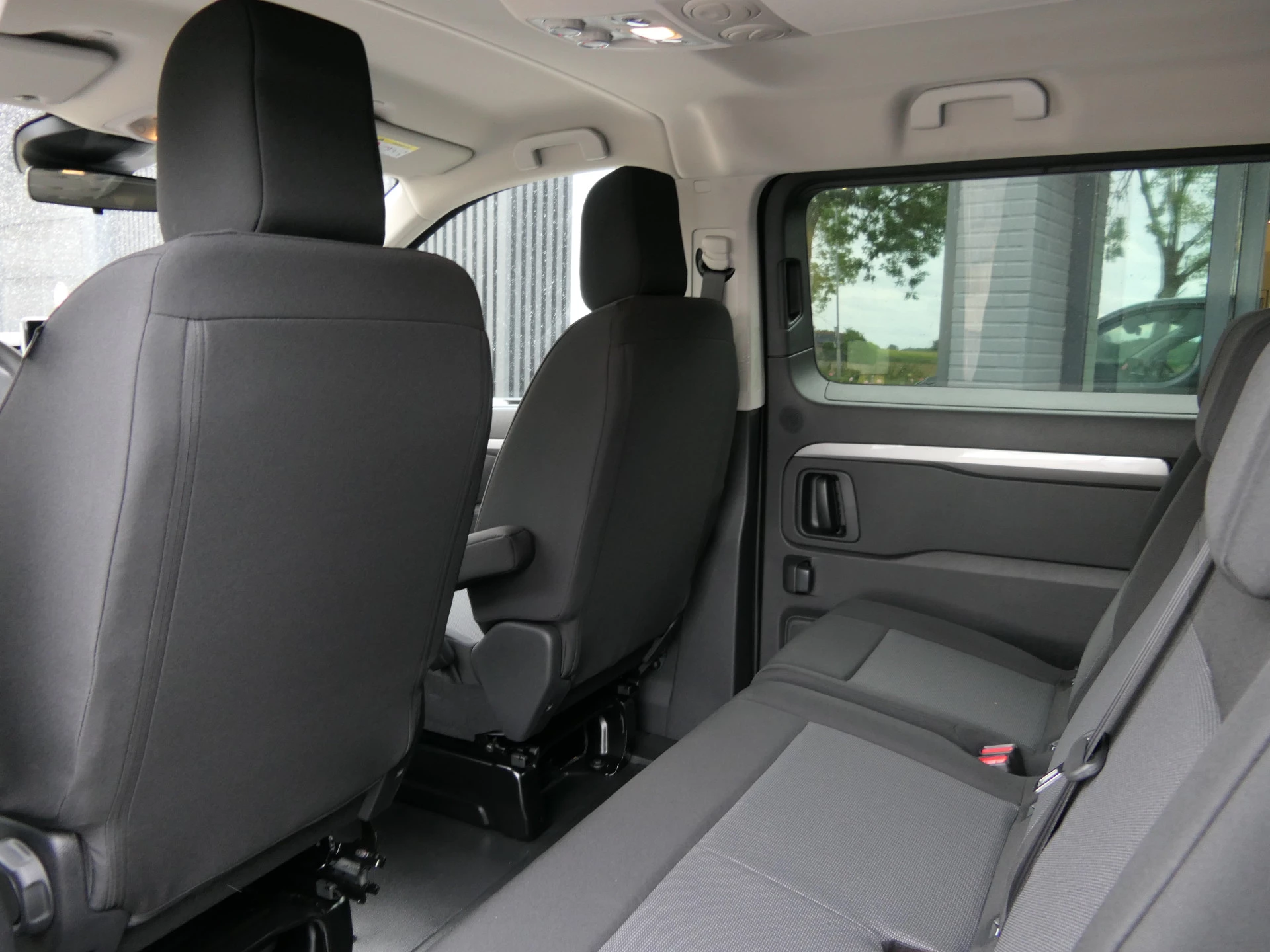 Hoofdafbeelding Peugeot e-Traveller