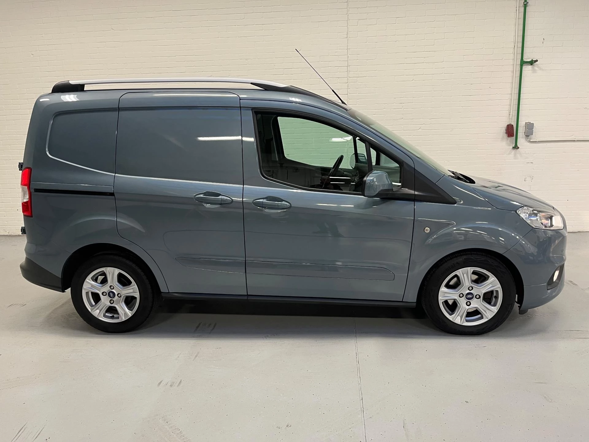 Hoofdafbeelding Ford Transit Courier