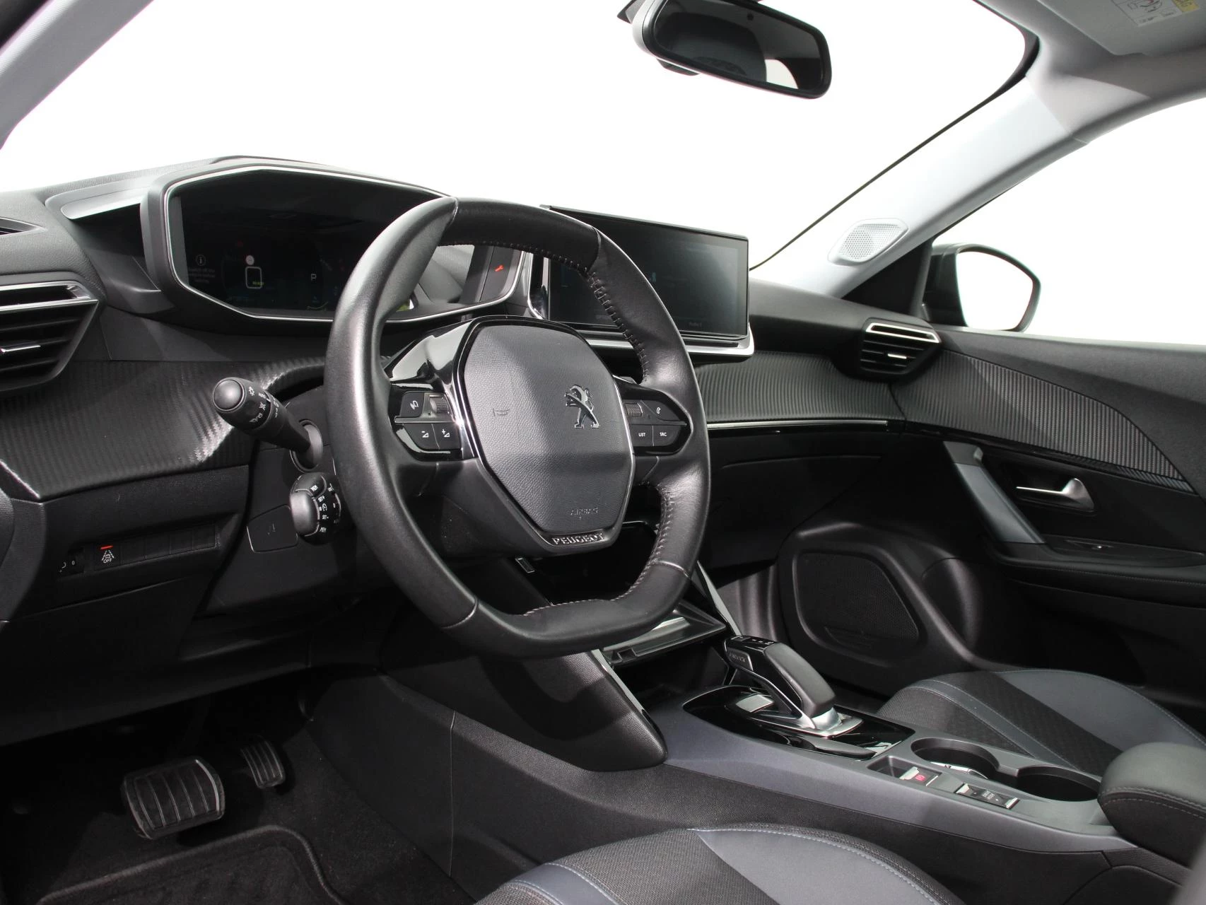 Hoofdafbeelding Peugeot e-2008