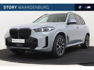 BMW X5 xDrive50e High Executive M Sport Automaat / Panoramadak / Trekhaak / Parking Assistant Professional / Bowers & Wilkins / Adaptieve LED / Soft-Close / Gesture Control