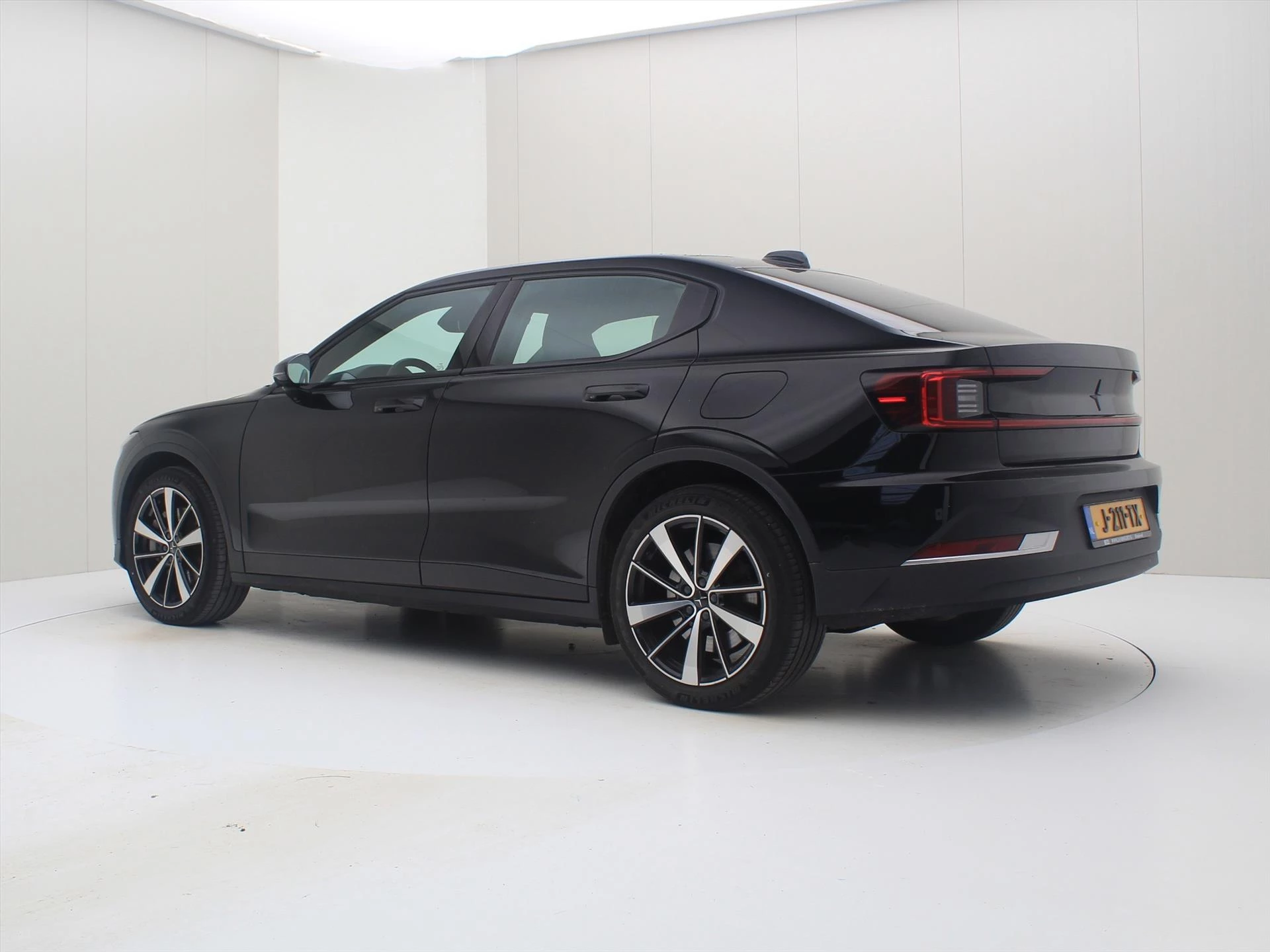 Hoofdafbeelding Polestar 2