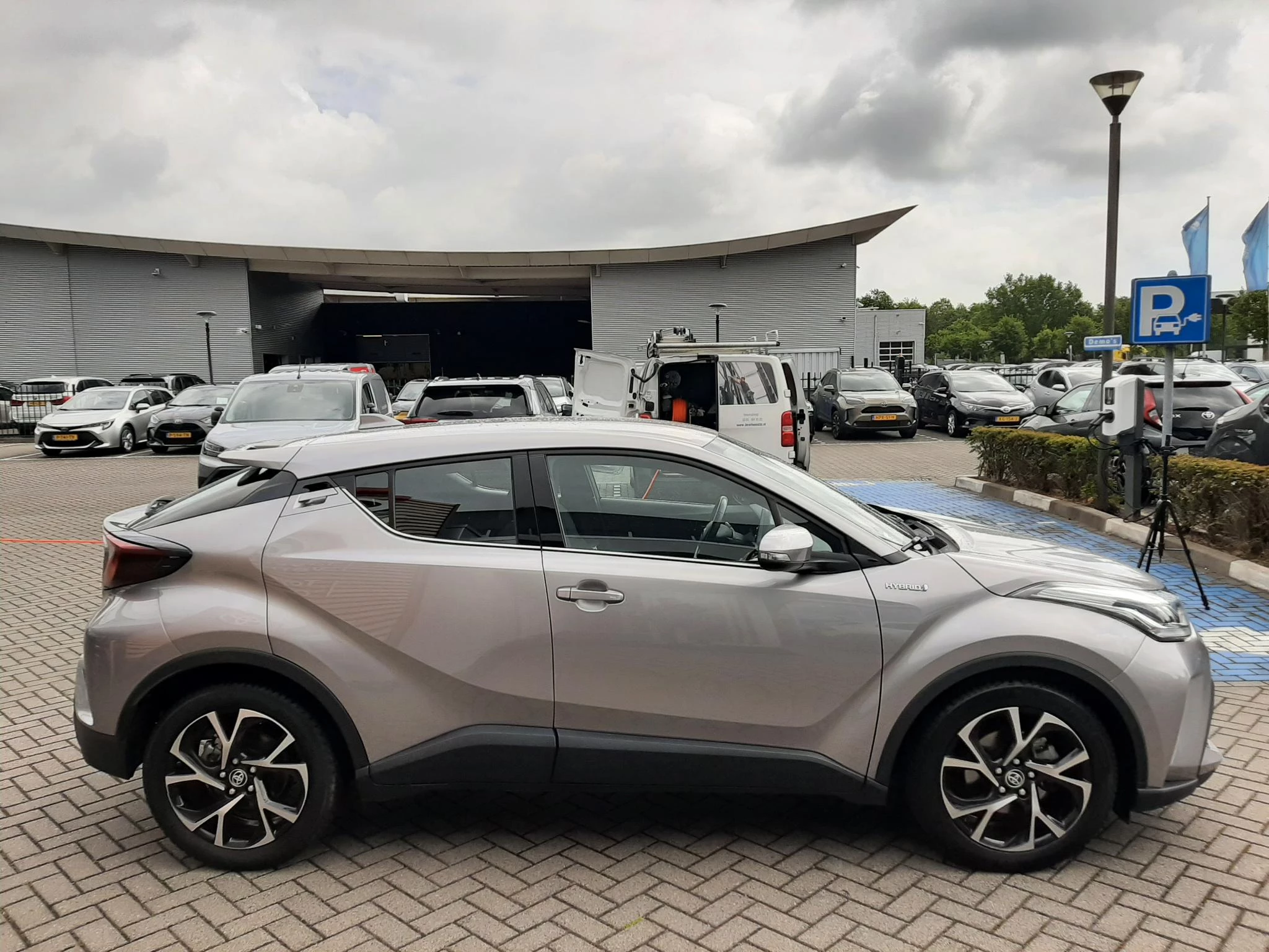 Hoofdafbeelding Toyota C-HR