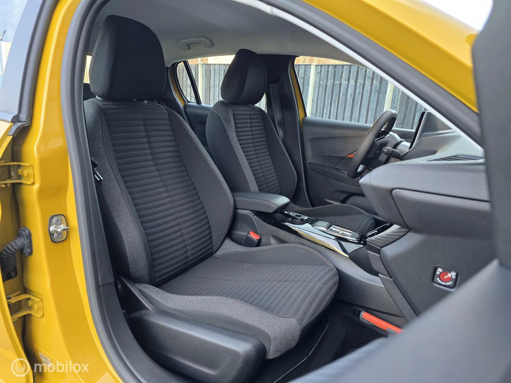 Hoofdafbeelding Peugeot e-208