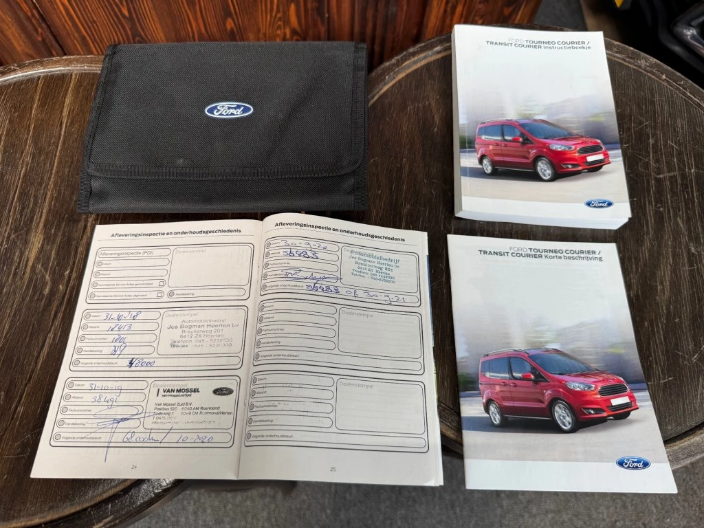 Hoofdafbeelding Ford Transit Courier
