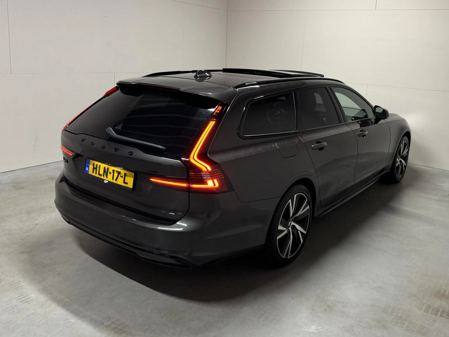 Hoofdafbeelding Volvo V90
