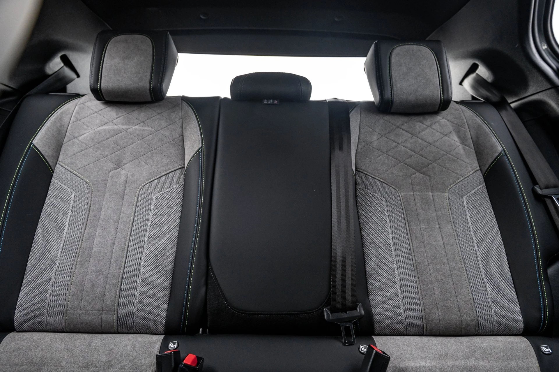 Hoofdafbeelding Peugeot e-2008