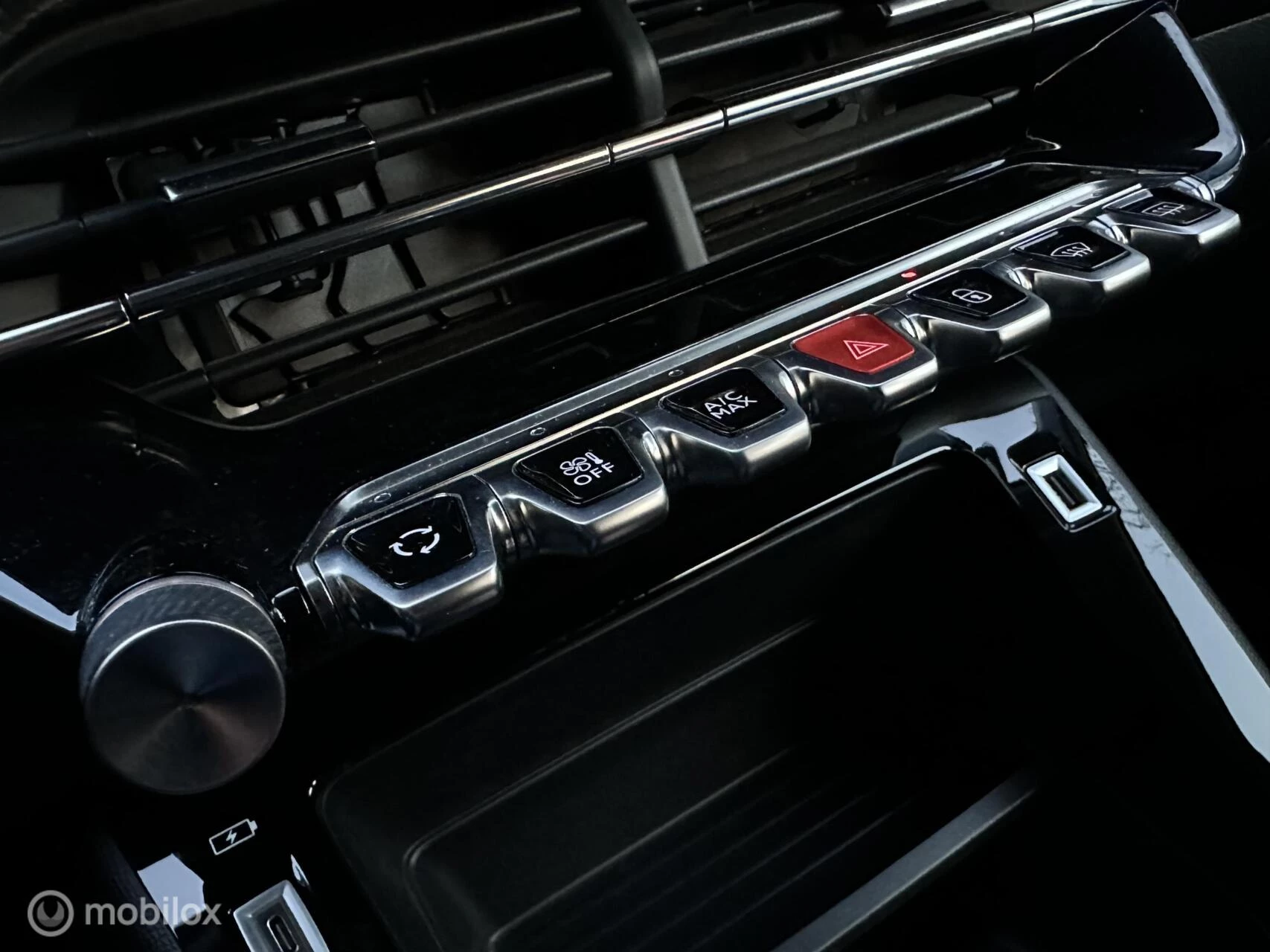 Hoofdafbeelding Peugeot e-2008