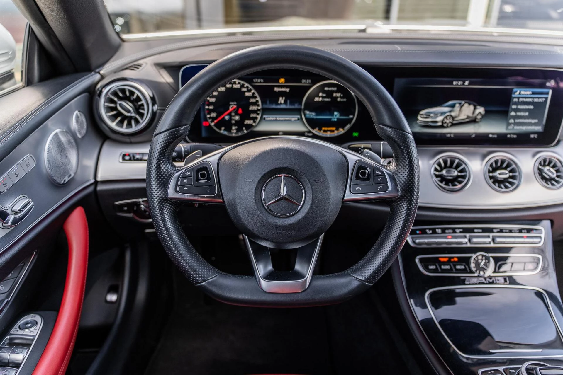 Hoofdafbeelding Mercedes-Benz E-Klasse