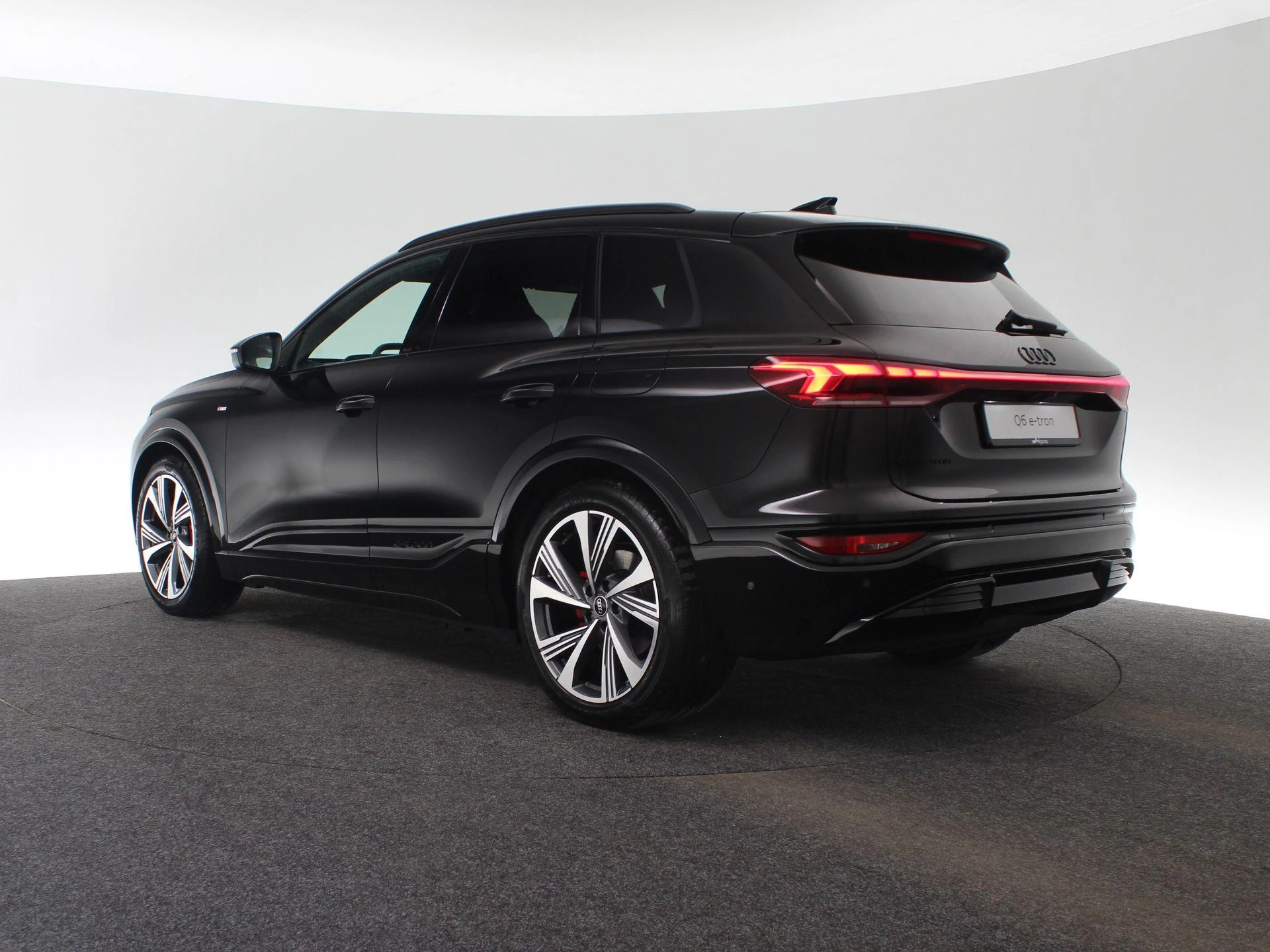 Hoofdafbeelding Audi Q6 e-tron