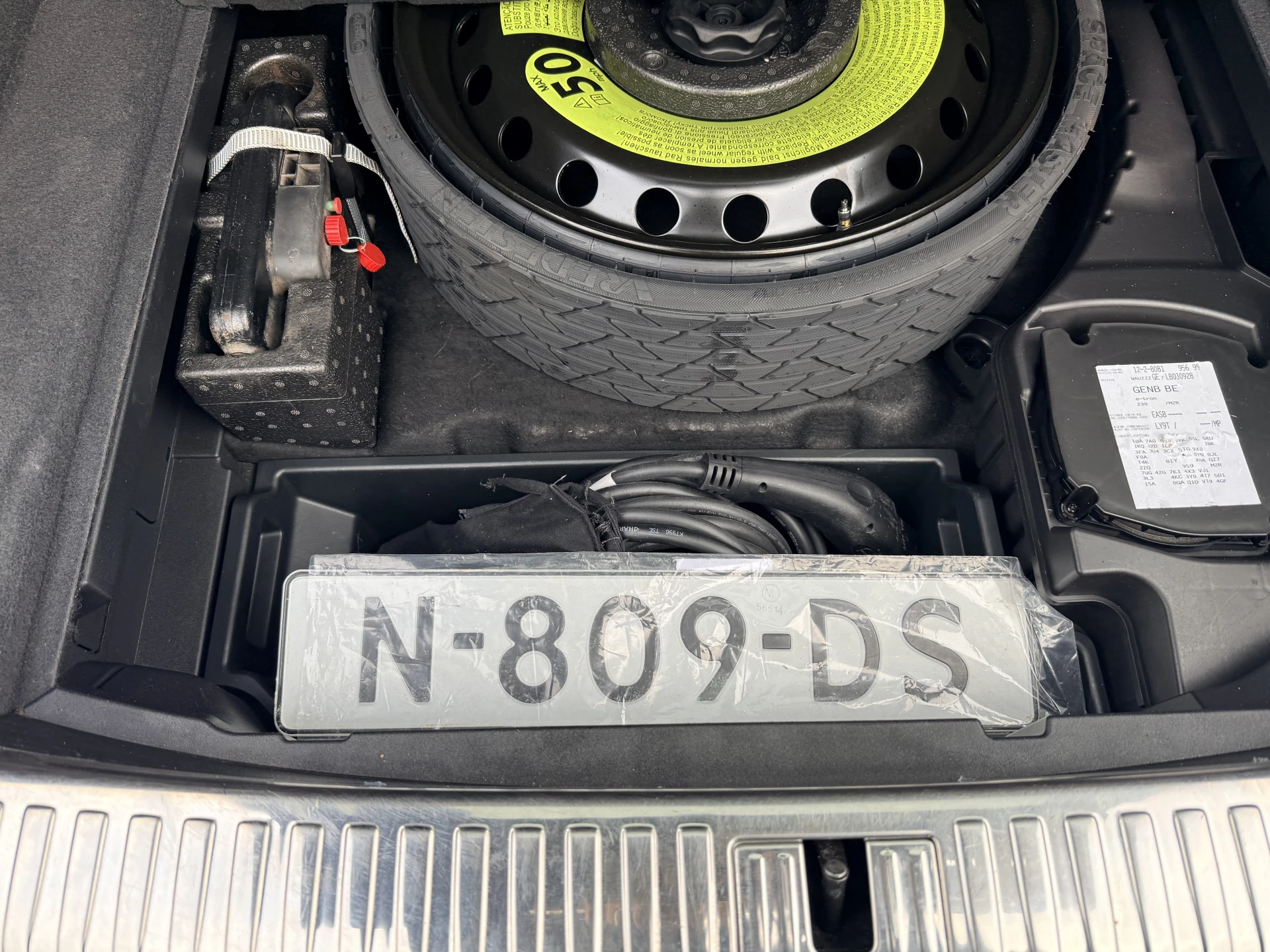 Hoofdafbeelding Audi e-tron