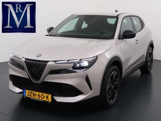 Hoofdafbeelding Alfa Romeo Junior Alfa Romeo Junior Elettrica 54 kWh VAN € 30.900,- VOOR € 26.877,- UW LENTEVOORDEEL € 4.023,-! | 15.000KM!! | FABRIEKSGARANTIE | APPLE CARPLAY| ANDROID AUTO| UNIEKE KLEUR! | ADAPTIVE CRUISE CONTROL|
