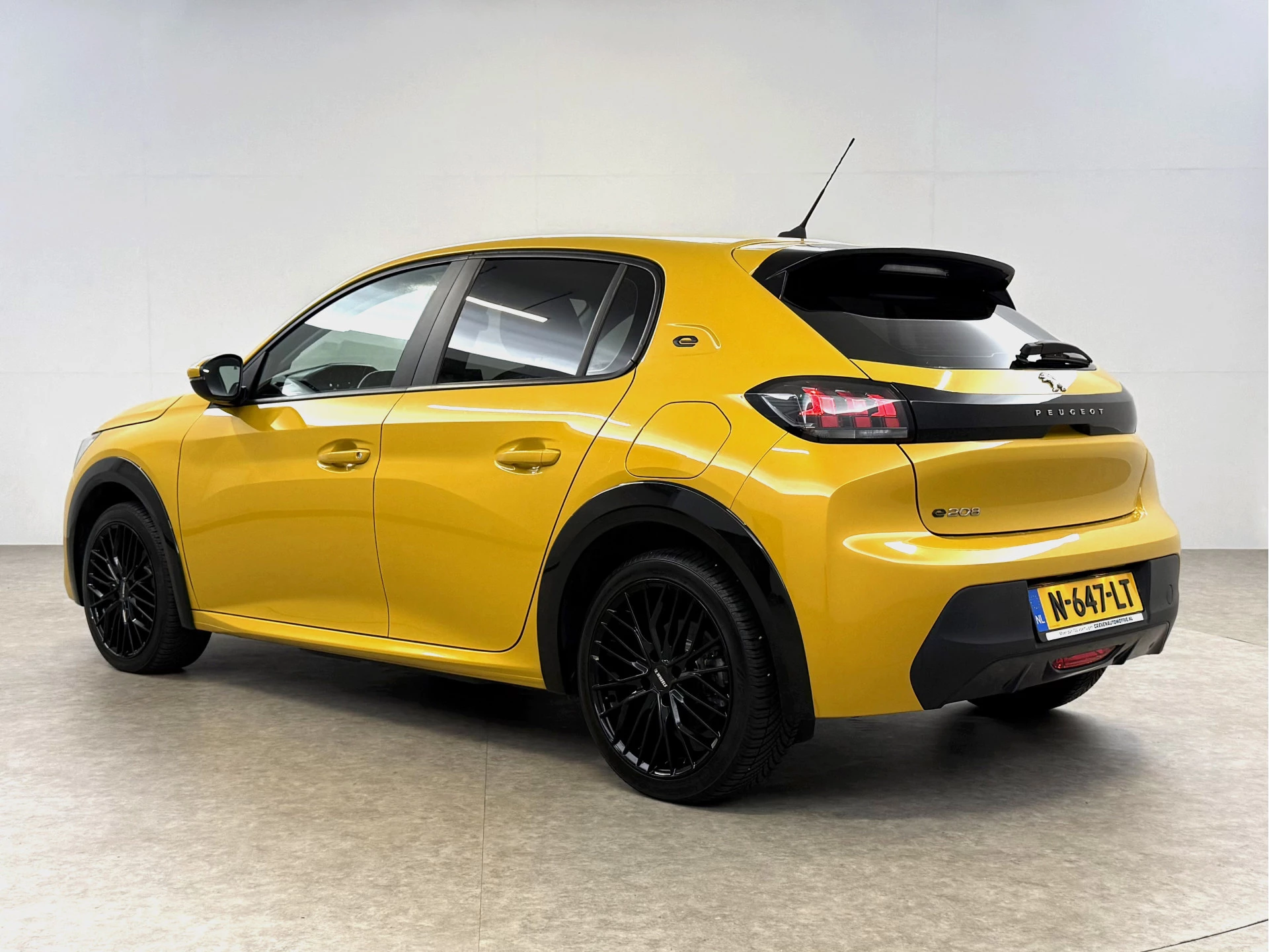 Hoofdafbeelding Peugeot e-208