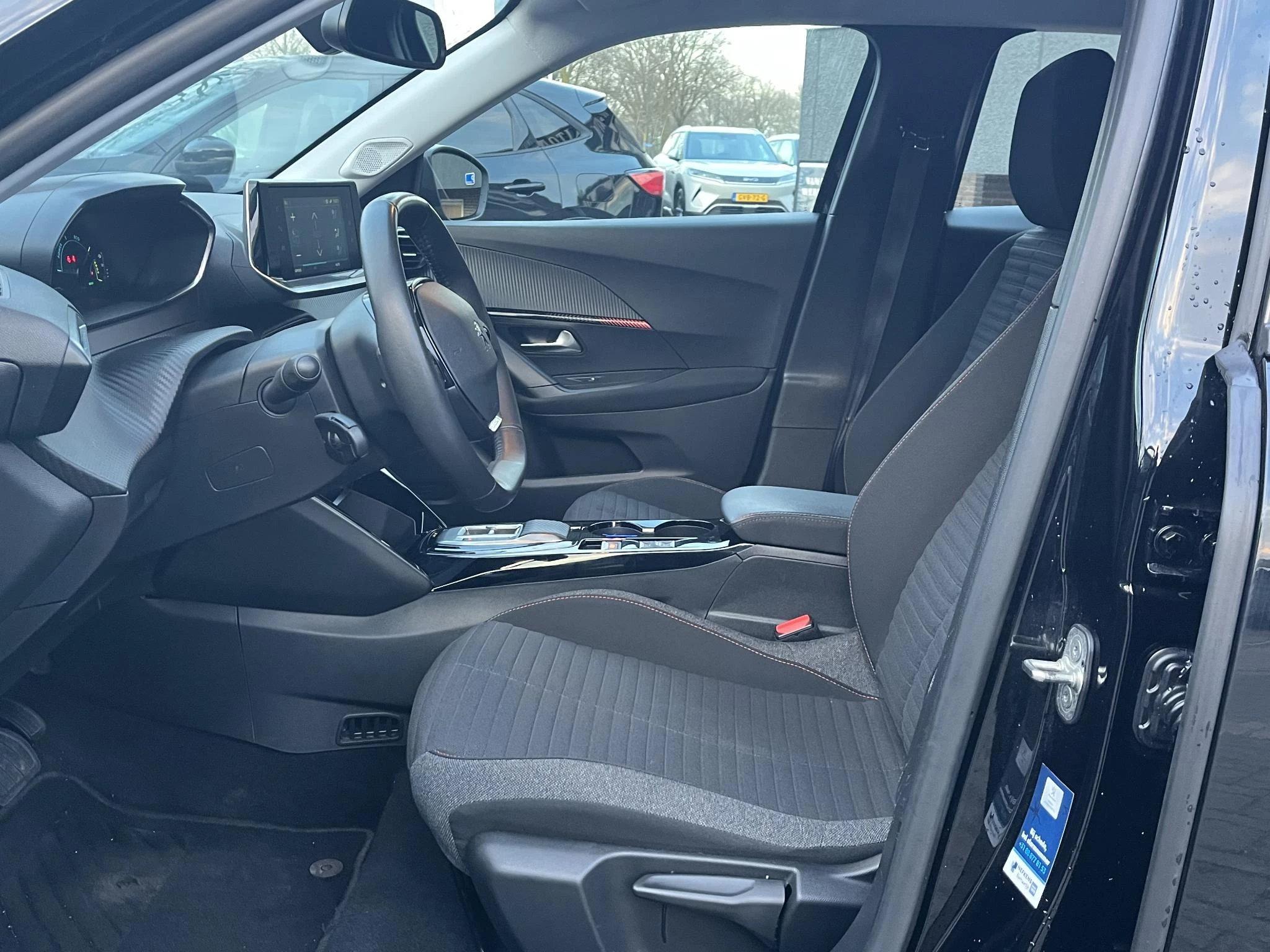 Hoofdafbeelding Peugeot e-2008