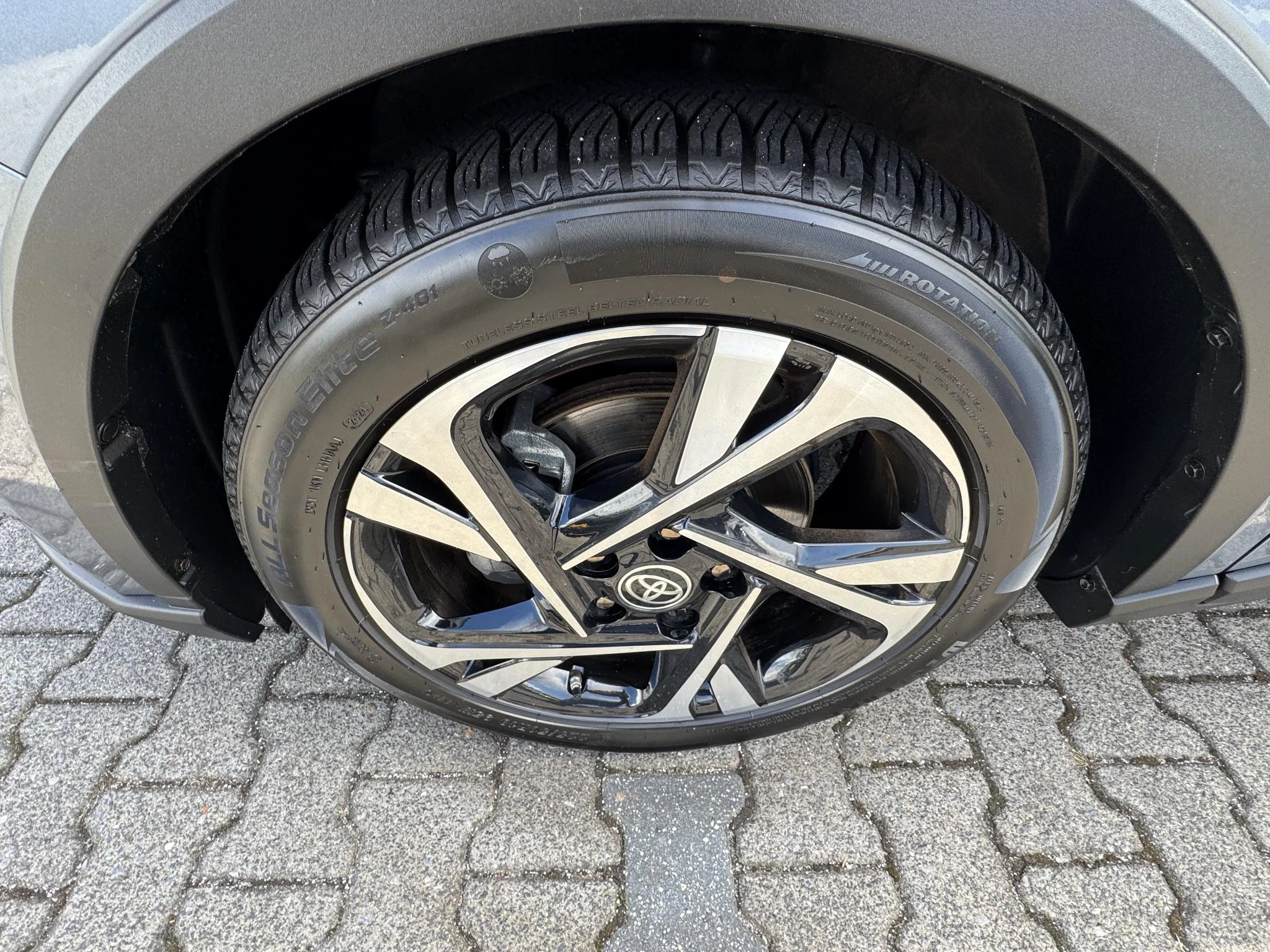 Hoofdafbeelding Toyota C-HR