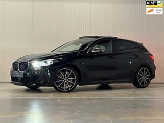 BMW 1-serie M135i xDrive | PANO | HARMAN KARDON | ACC | HUD | KUIPSTOEL | CAMERA